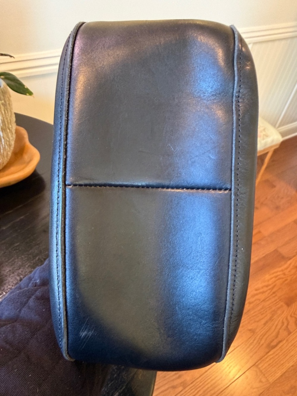 CLARE V. Turnlock Louis-Black - Picture 12 of 16